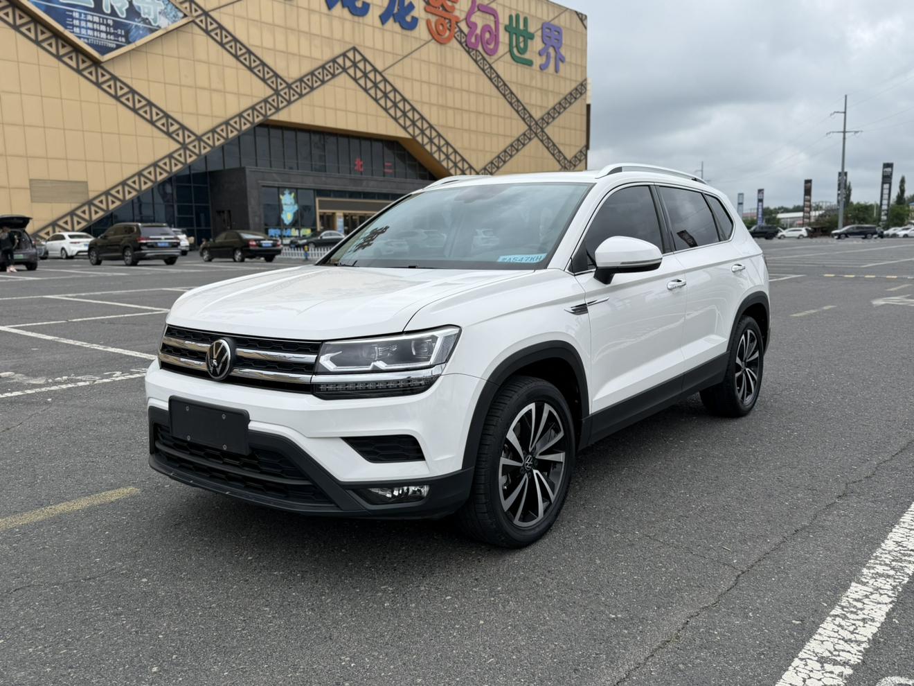 Volkswagen Tharu 2022, 1.4 л турбо, робот (DCT), передний, пробег 37 000 км — авто из Китая с пробегом
