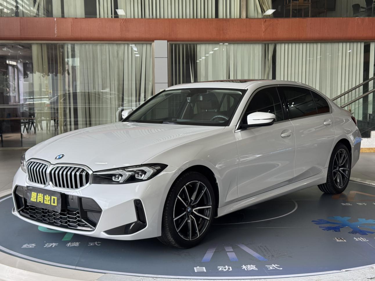BMW 3 2023, 2 л турбо, автомат, задний, пробег 37 000 км — авто из Китая с пробегом
