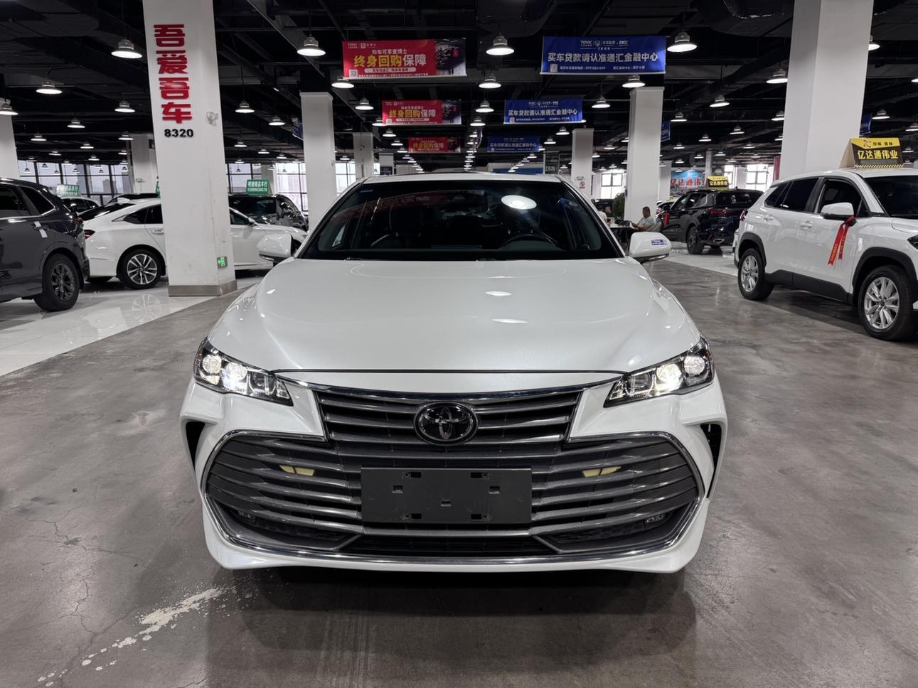 Toyota Avalon 2022, фото 2