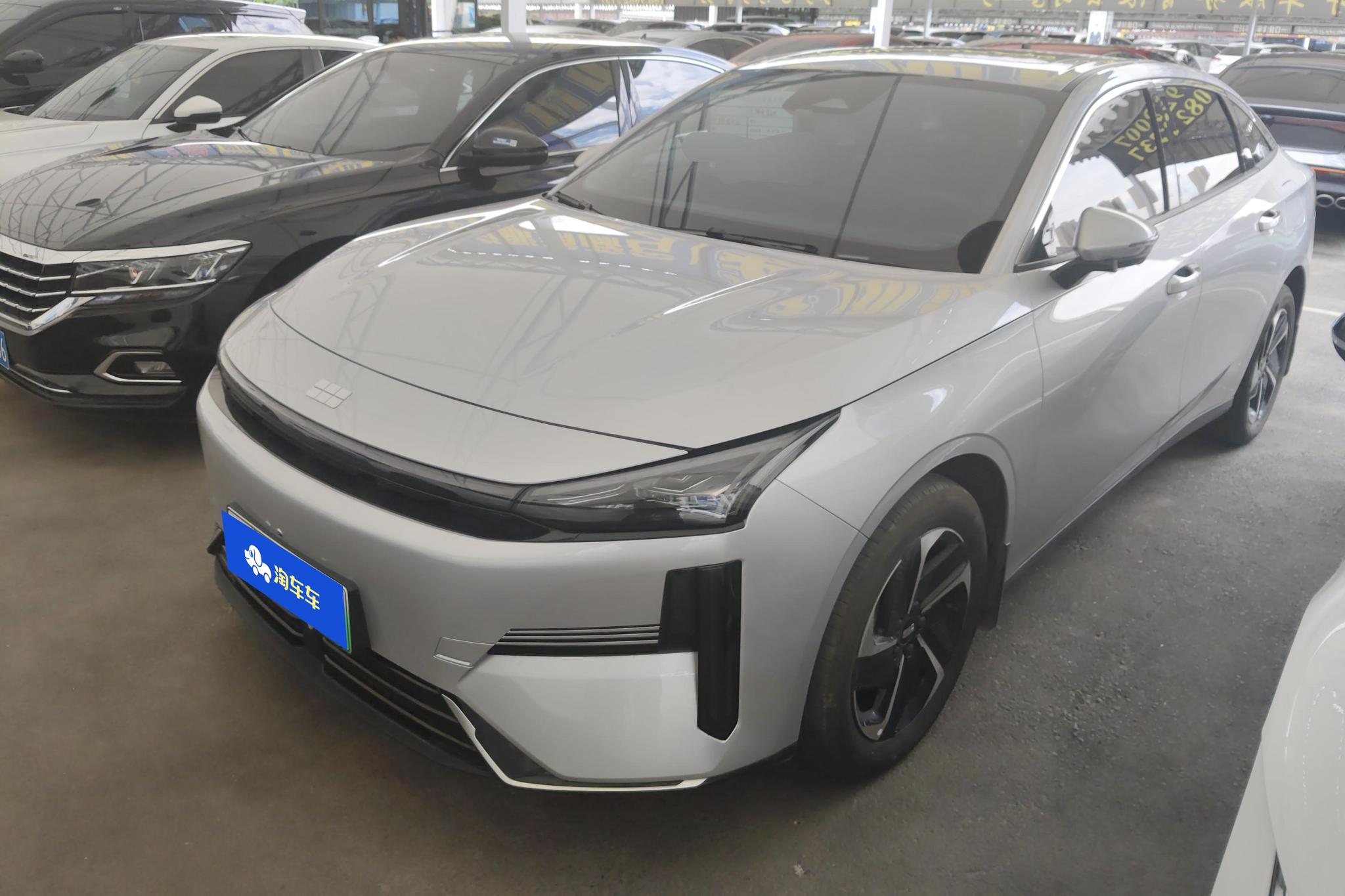 Geely Galaxy L6 2025, 1.5 л, 1-ст. DHT (гибридный), передний, пробег 17 700 км — авто из Китая с пробегом