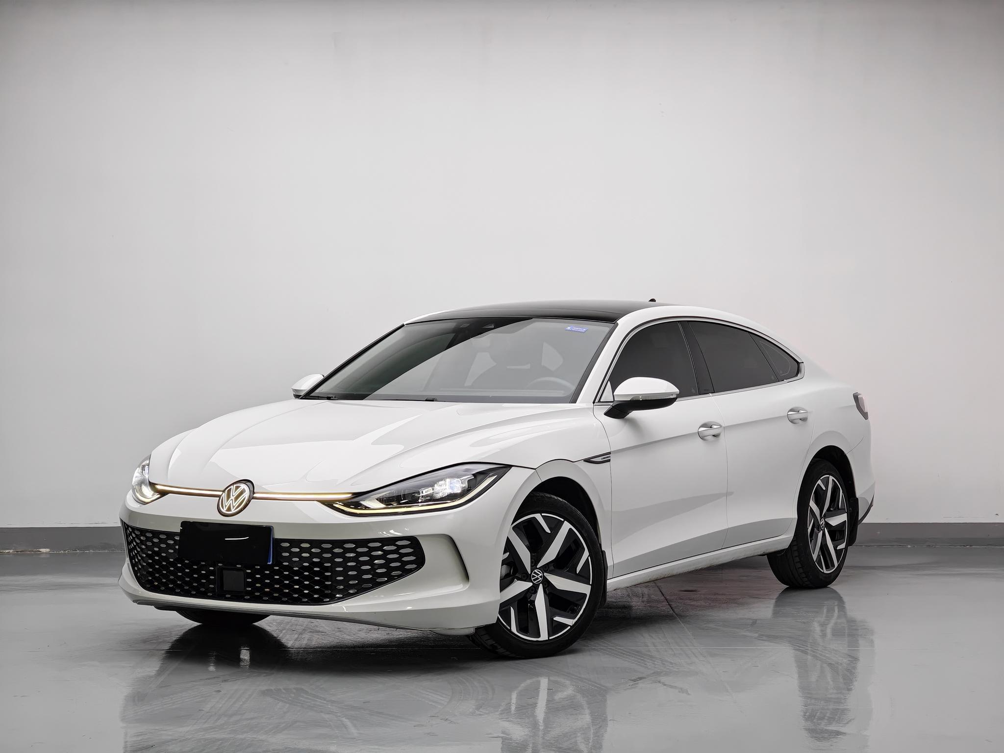 Volkswagen Lingdu 2023, 1.4 л турбо, робот (DCT), передний, пробег 41 000 км — авто из Китая с пробегом