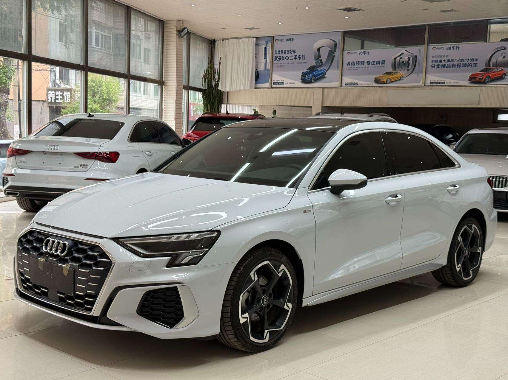 Audi A3 2023, 1.4 л турбо, робот (DCT), передний, пробег 20 000 км — авто из Китая с пробегом