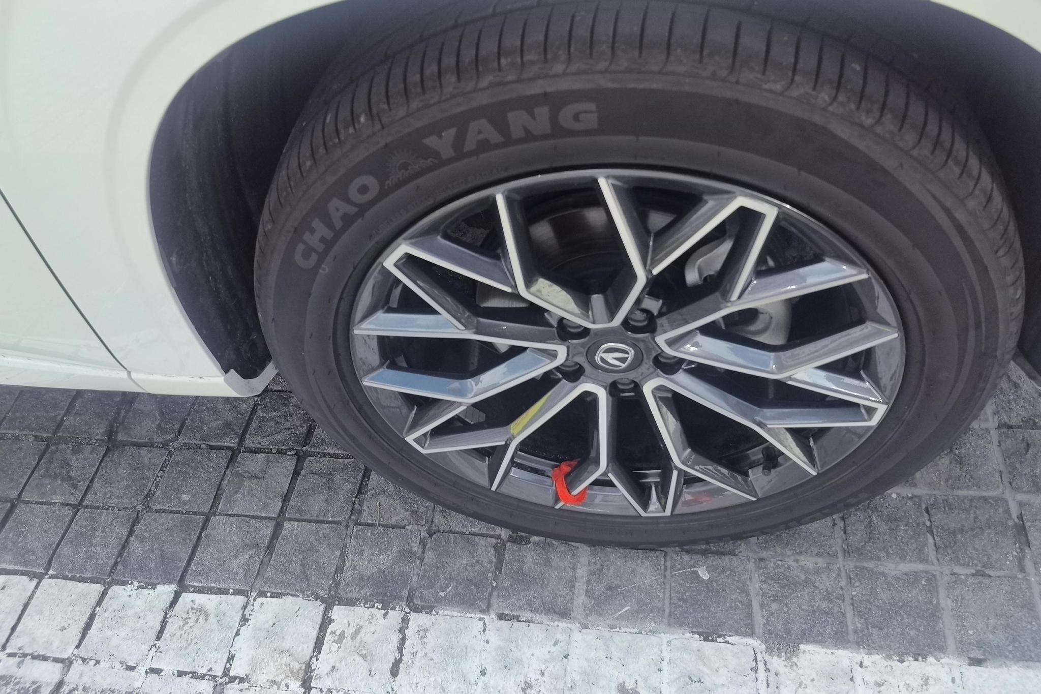 Changan UNI-Z PHEV 2025, фото 5