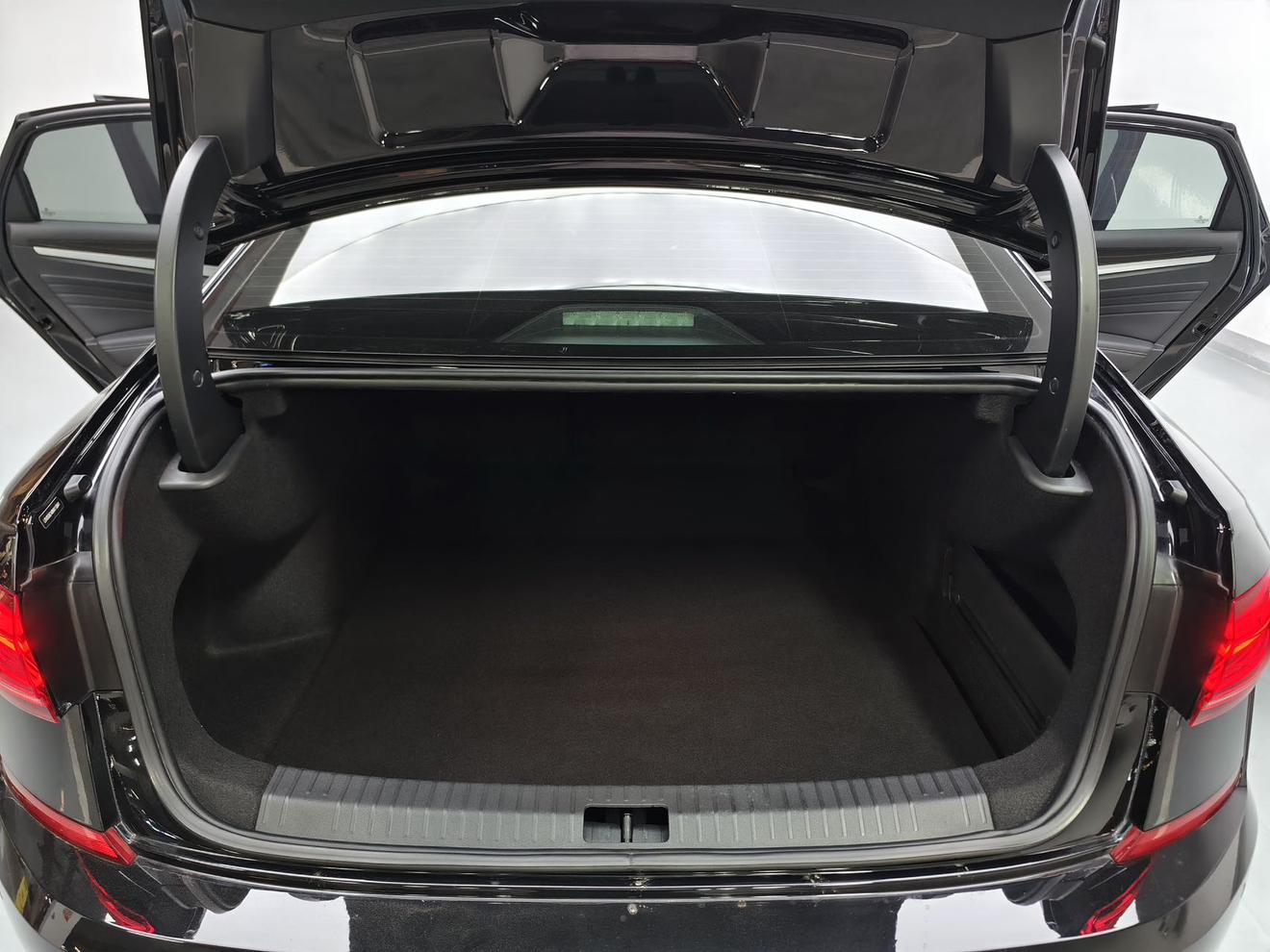 Volkswagen Passat 2022, фото 7