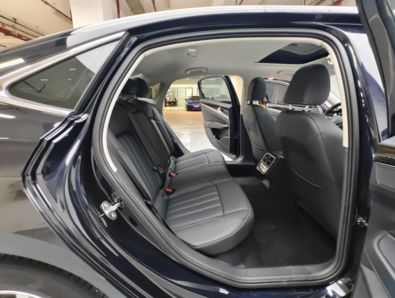Volkswagen Passat 2022, фото 10