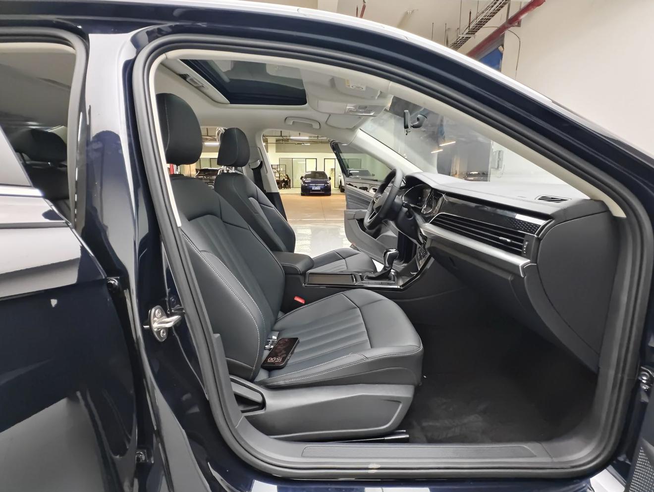 Volkswagen Passat 2022, фото 11