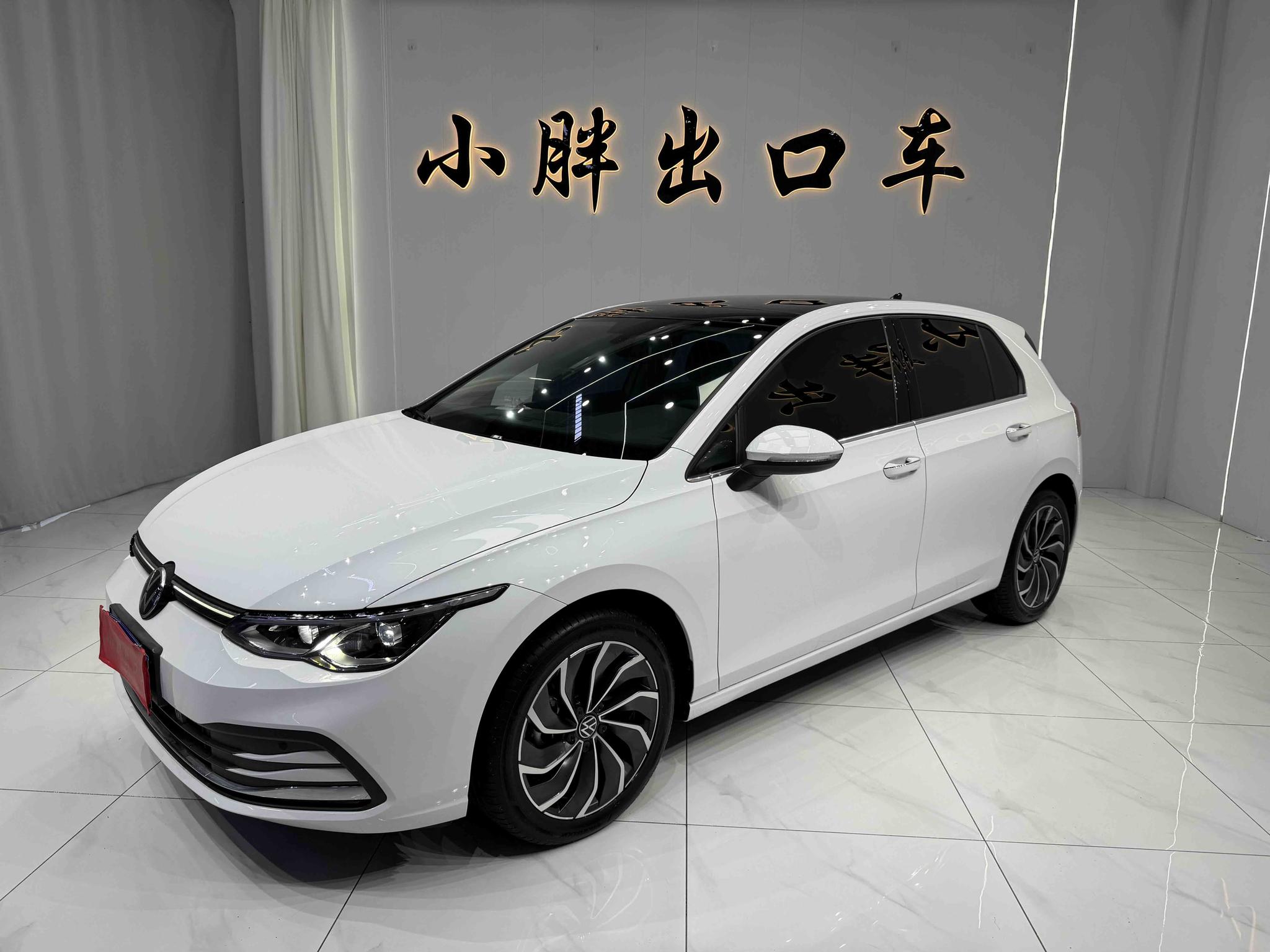 Volkswagen Golf 2023, 1.4 л турбо, робот (DCT), передний, пробег 32 000 км — авто из Китая с пробегом