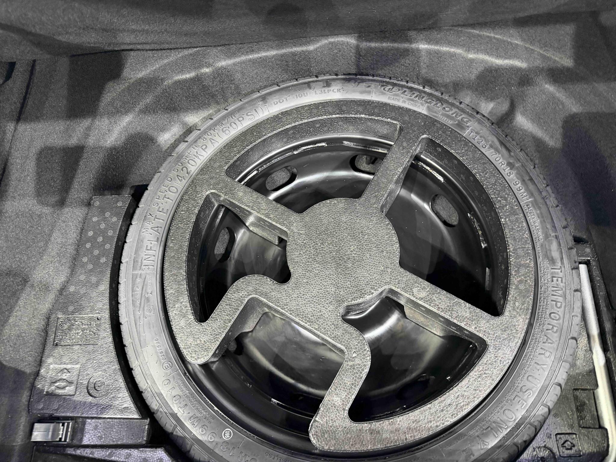 Volkswagen Golf 2023, фото 16