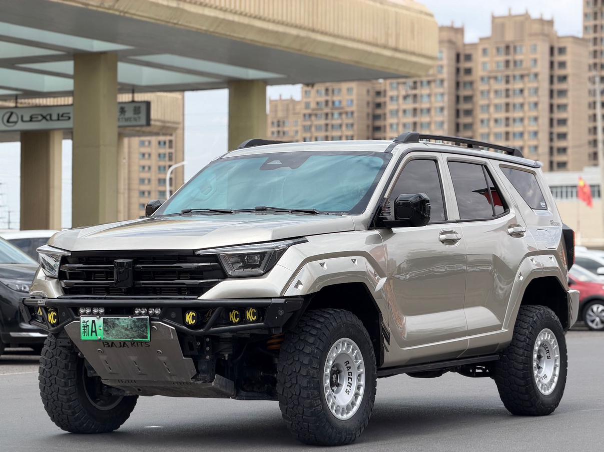 Tank 400 Hi4-T 2024, 2 л турбо, автомат, полный, пробег 80 000 км — авто из Китая с пробегом
