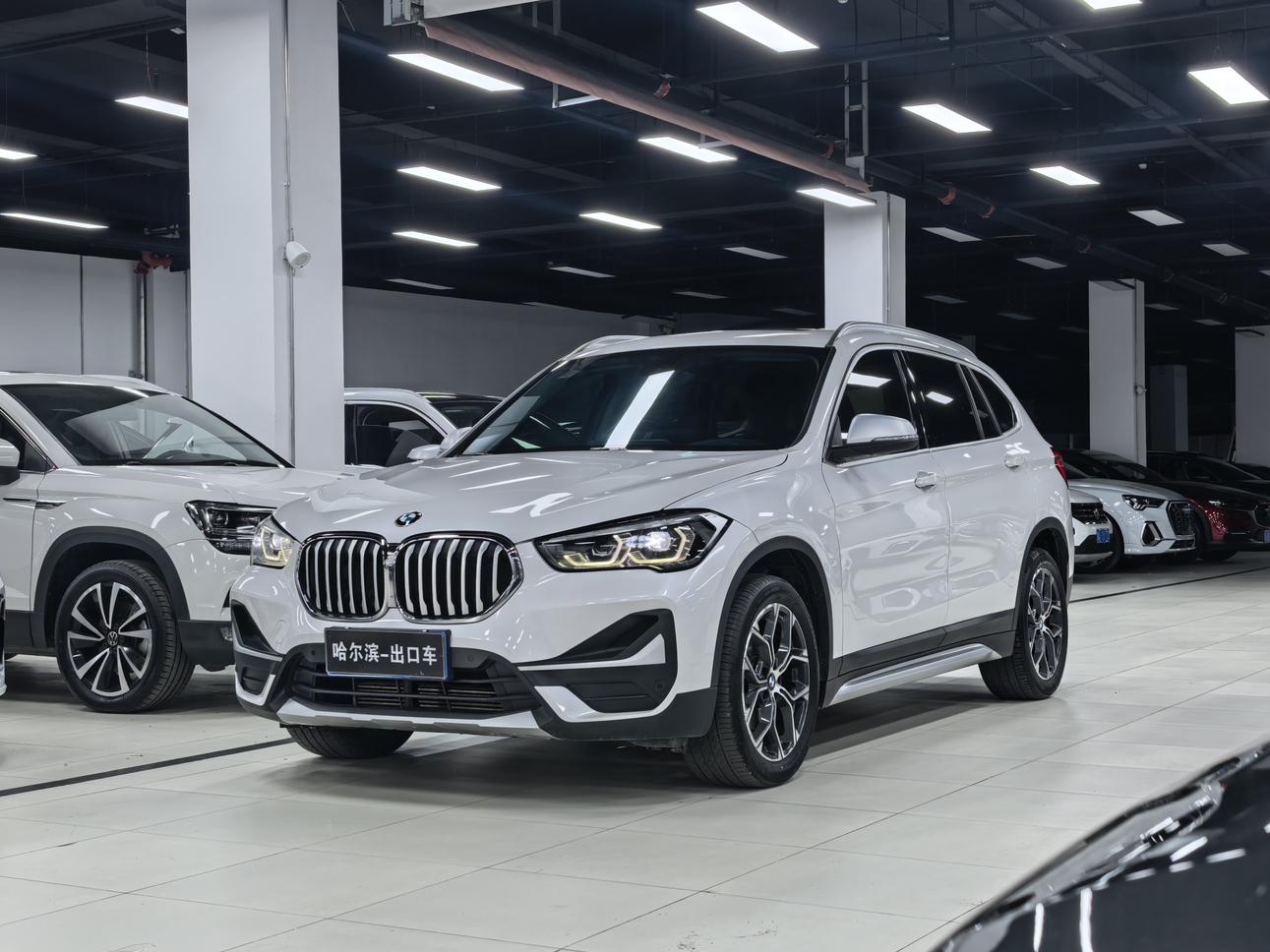 BMW X1 2022, 1.5 л турбо, робот (DCT), передний, пробег 41 000 км — авто из Китая с пробегом
