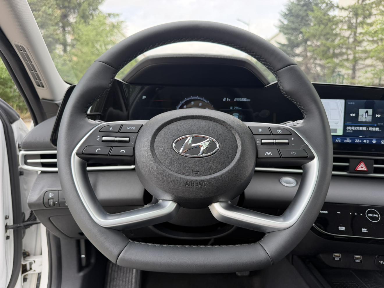 Hyundai Elantra 2022, фото 15