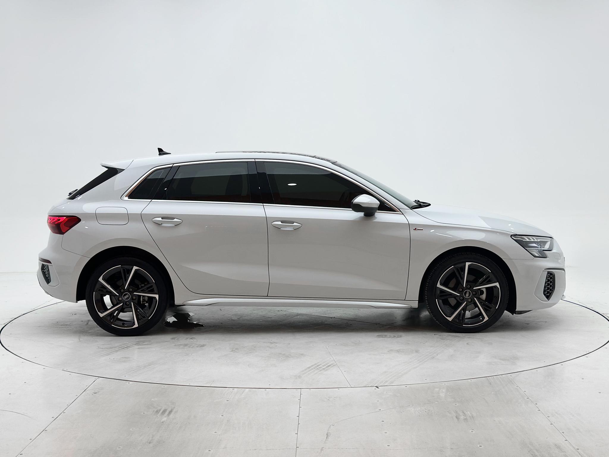 Audi A3 2021, фото 9