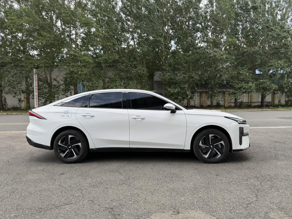 Geely Galaxy L6 2025, фото 4