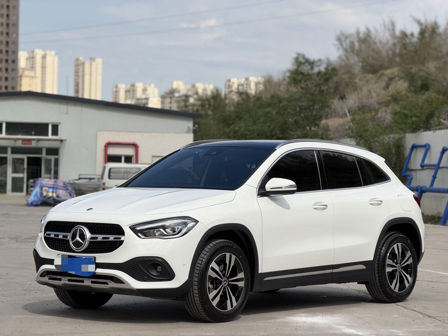 Mercedes-Benz GLA 2022, 1.3 л турбо, робот (DCT), передний, пробег 30 000 км — авто из Китая с пробегом