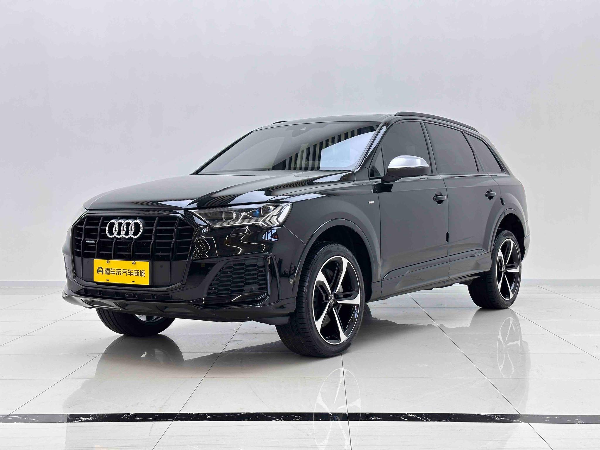 Audi Q7 2023, 3 л турбо, автомат, полный, пробег 59 900 км — авто из Китая с пробегом