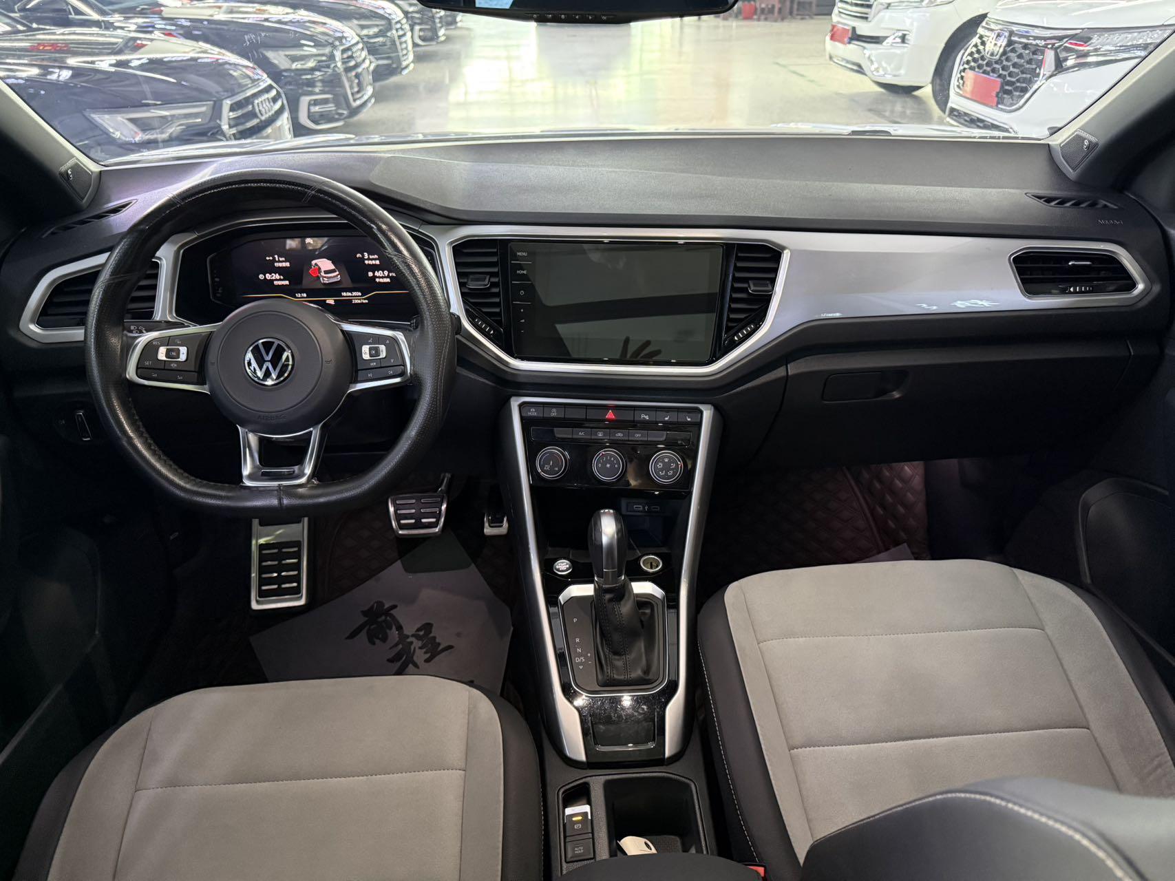 Volkswagen T-Roc 2021, фото 16