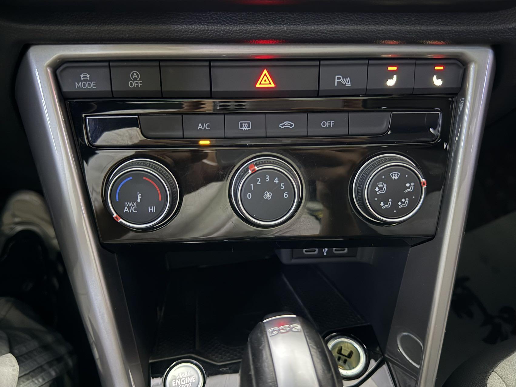 Volkswagen T-Roc 2021, фото 17
