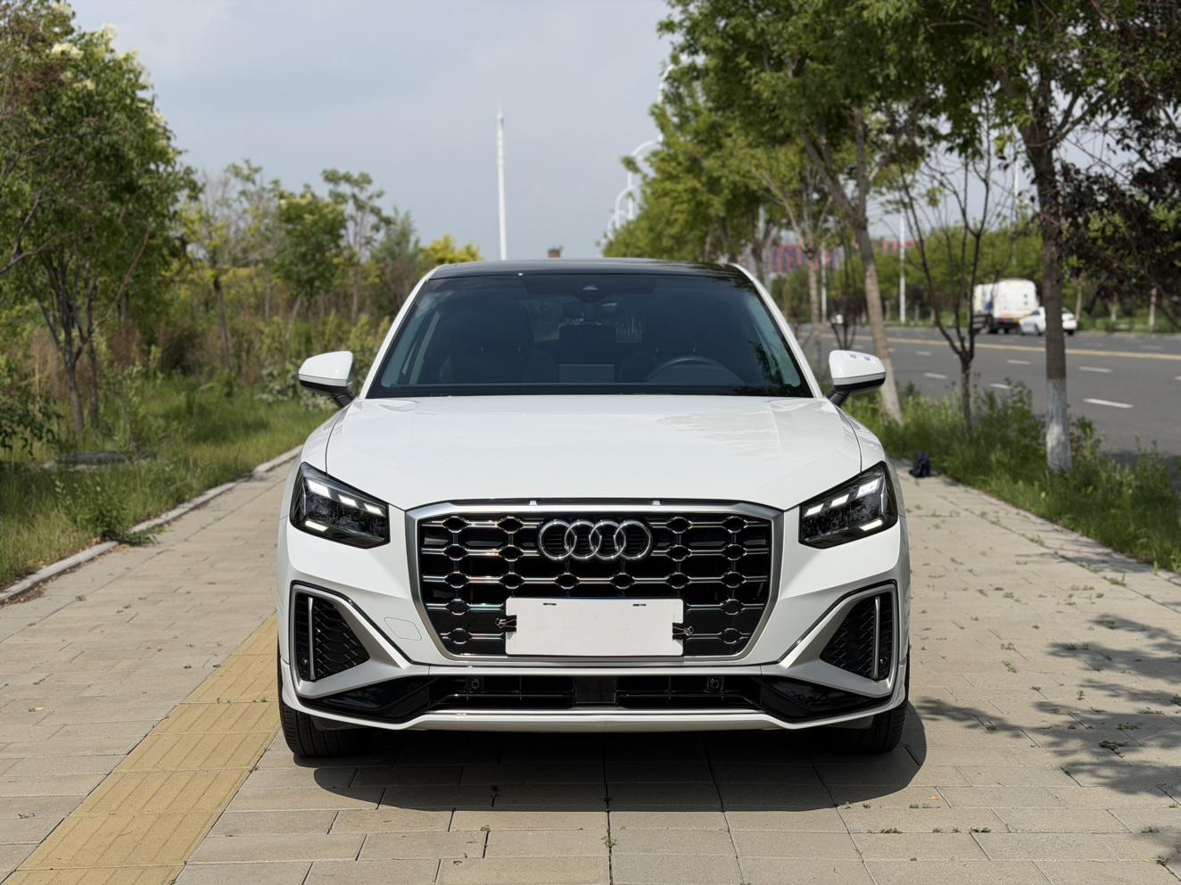 Audi Q2L 2022, фото 2