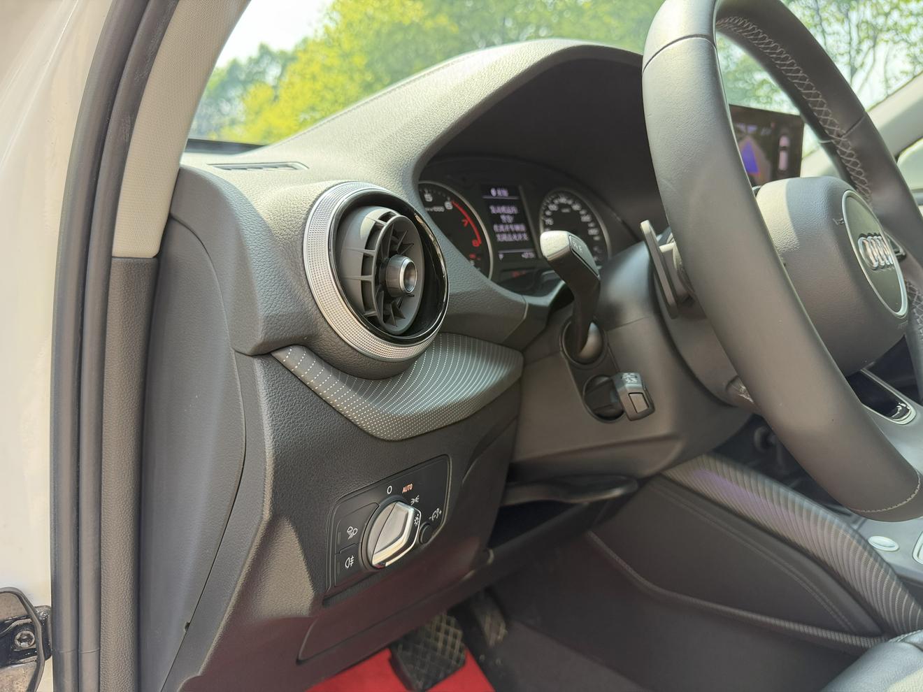 Audi Q2L 2022, фото 9