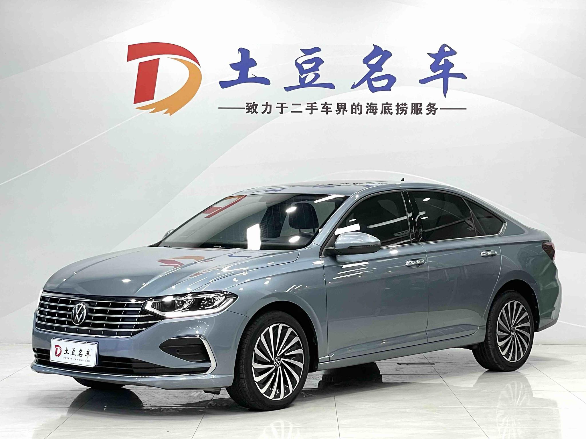 Volkswagen Lavida 2023, 1.4 л турбо, робот (DCT), передний, пробег 25 100 км — авто из Китая с пробегом