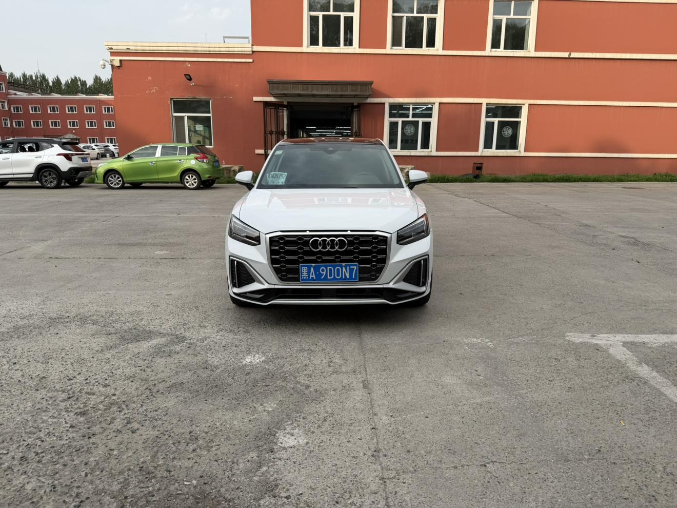 Audi Q2L 2022, фото 2