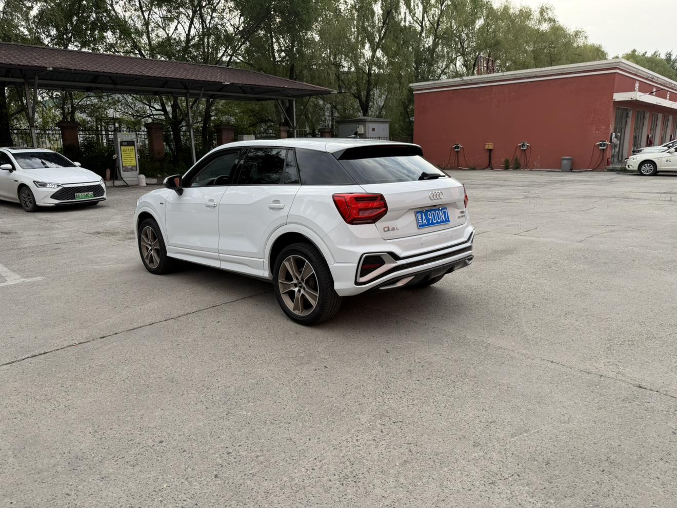 Audi Q2L 2022, фото 6