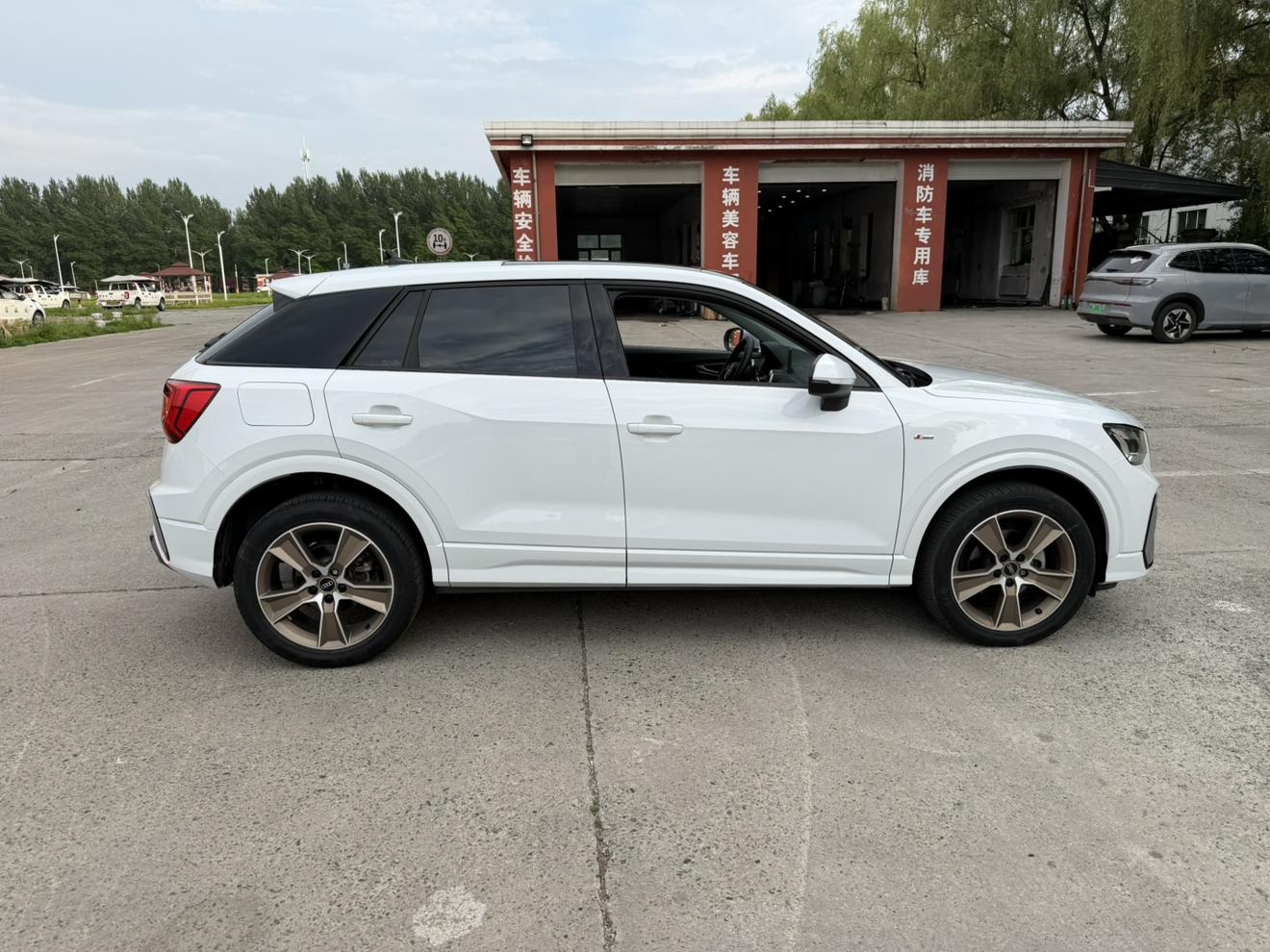 Audi Q2L 2022, фото 7