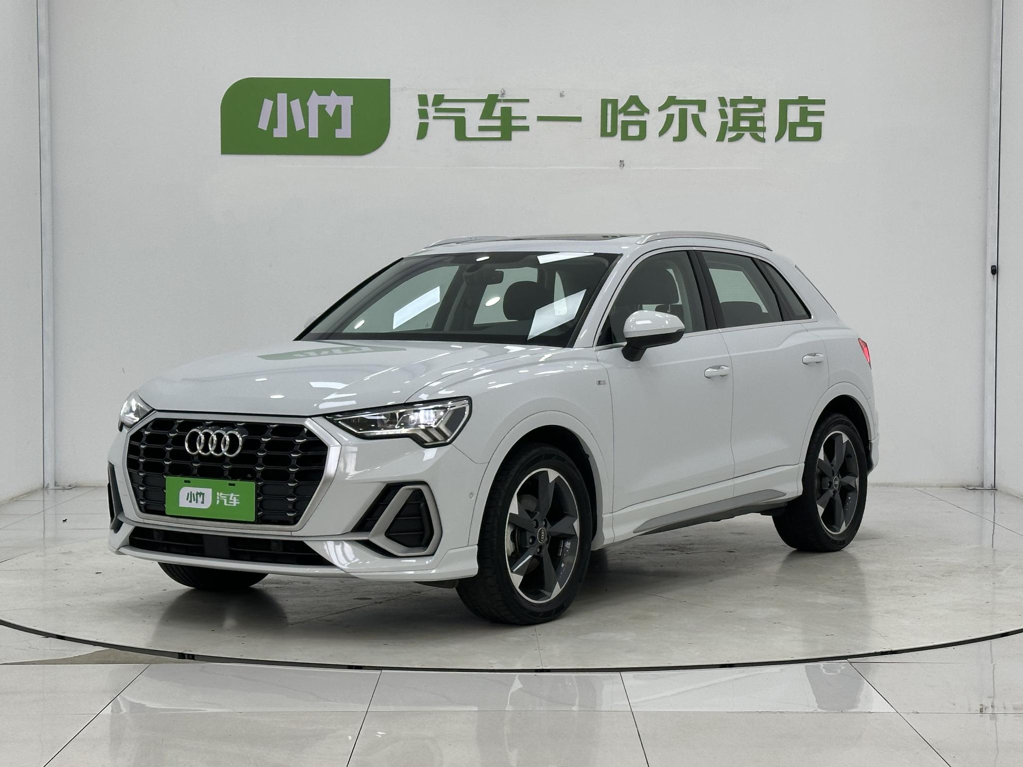 Audi Q3 2023, 1.4 л турбо, робот (DCT), передний, пробег 14 000 км — авто из Китая с пробегом