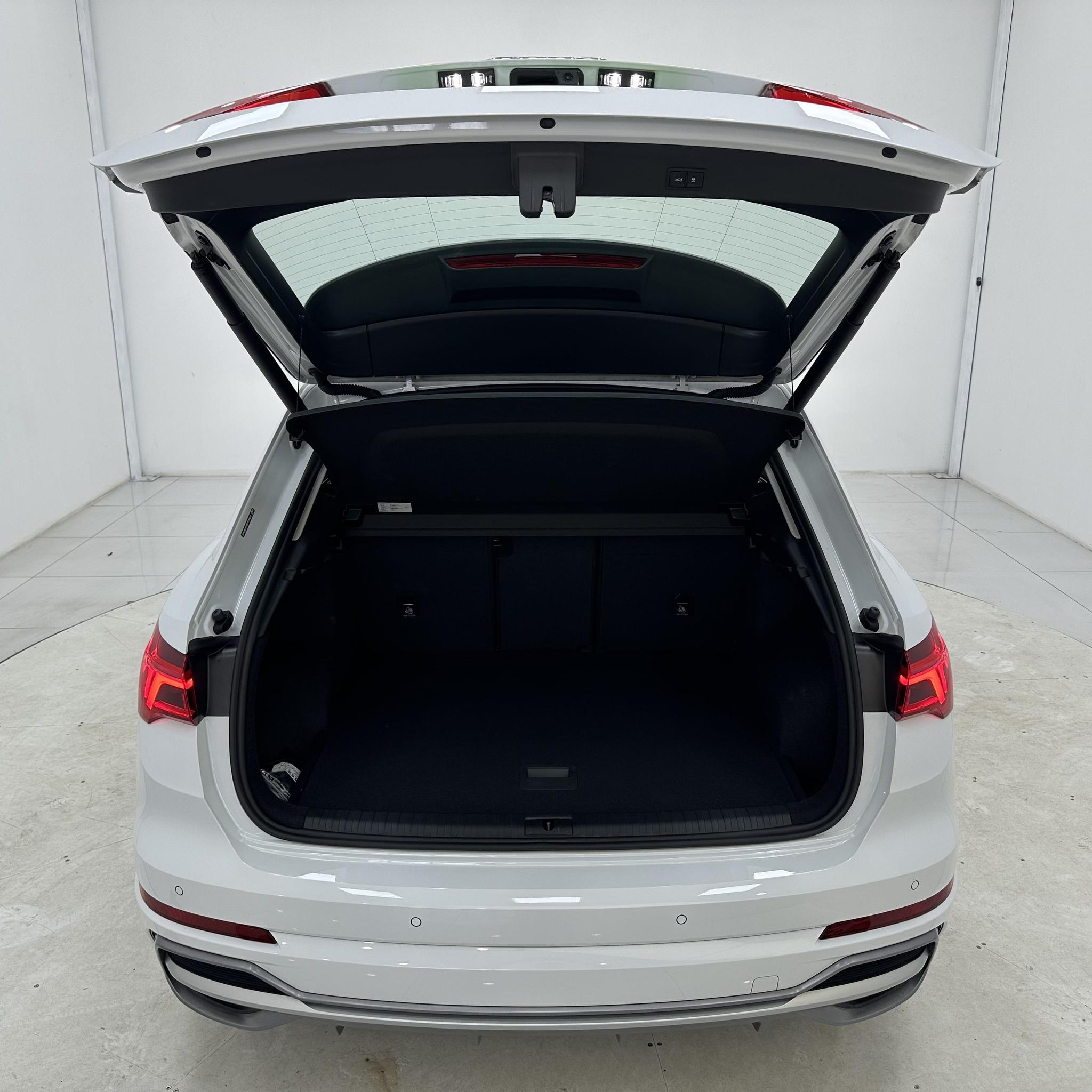 Audi Q3 2023, фото 16