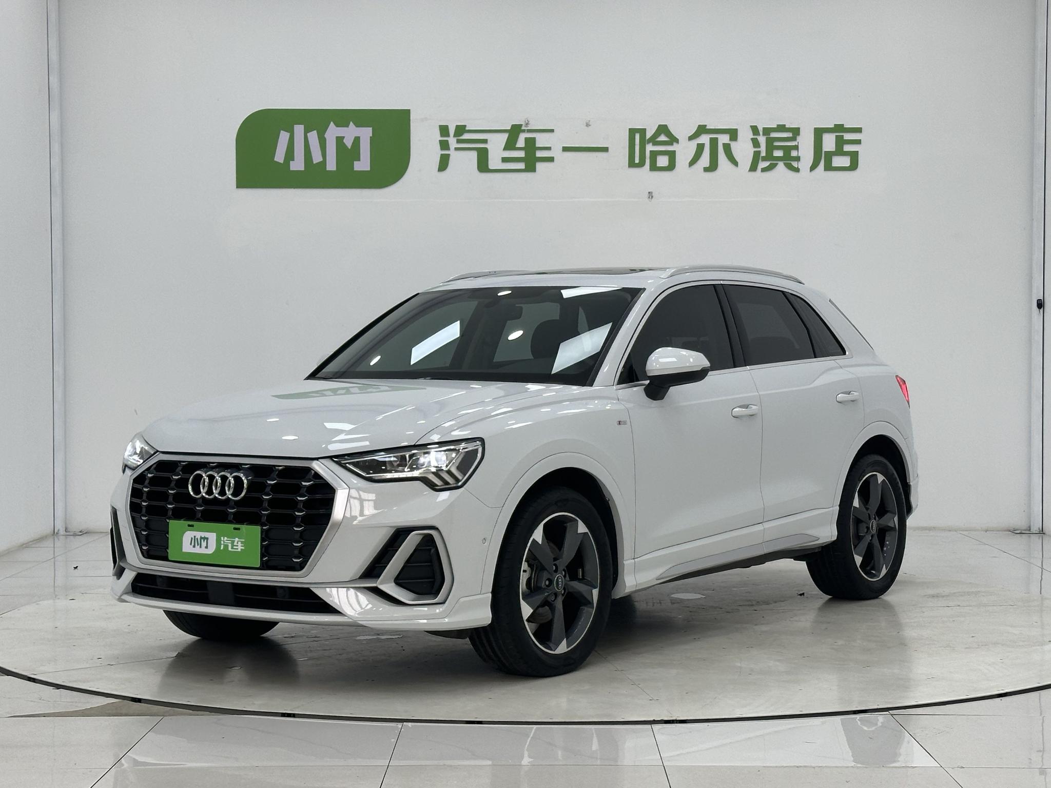 Audi Q3 2022, 1.4 л турбо, робот (DCT), передний, пробег 30 000 км — авто из Китая с пробегом