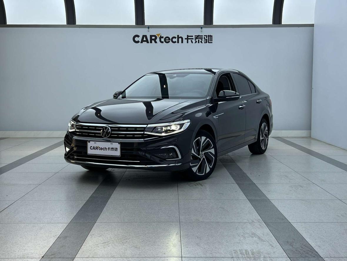 Volkswagen Bora 2023, 1.5 л турбо, робот (DCT), передний, пробег 43 000 км — авто из Китая с пробегом