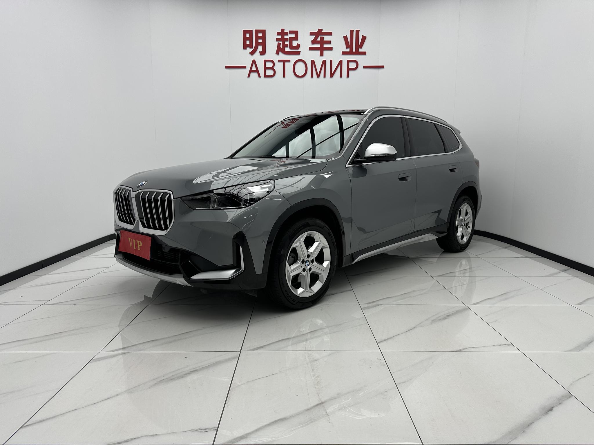 BMW X1 2023, 1.5 л турбо, робот (DCT), передний, пробег 17 000 км — авто из Китая с пробегом