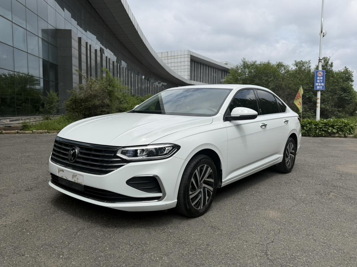 Volkswagen Lavida 2023, 1.5 л, автомат, передний, пробег 27 000 км — авто из Китая с пробегом