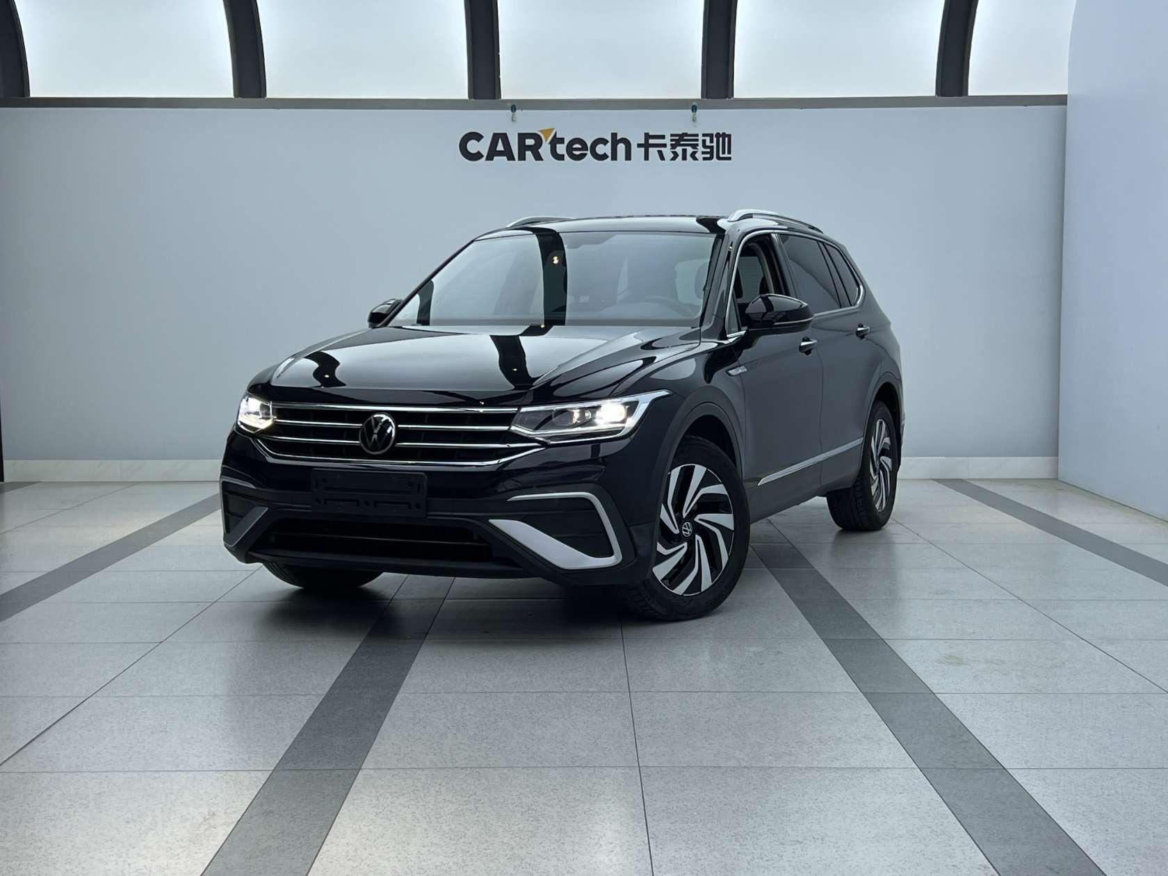 Volkswagen Tiguan 2023, 1.4 л турбо, робот (DCT), передний, пробег 42 000 км — авто из Китая с пробегом