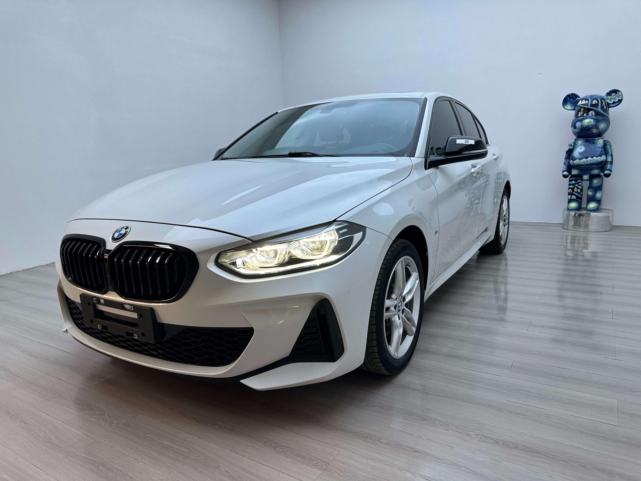 BMW 1 Series 2021, 1.5 л турбо, робот (DCT), передний, пробег 22 000 км — авто из Китая с пробегом