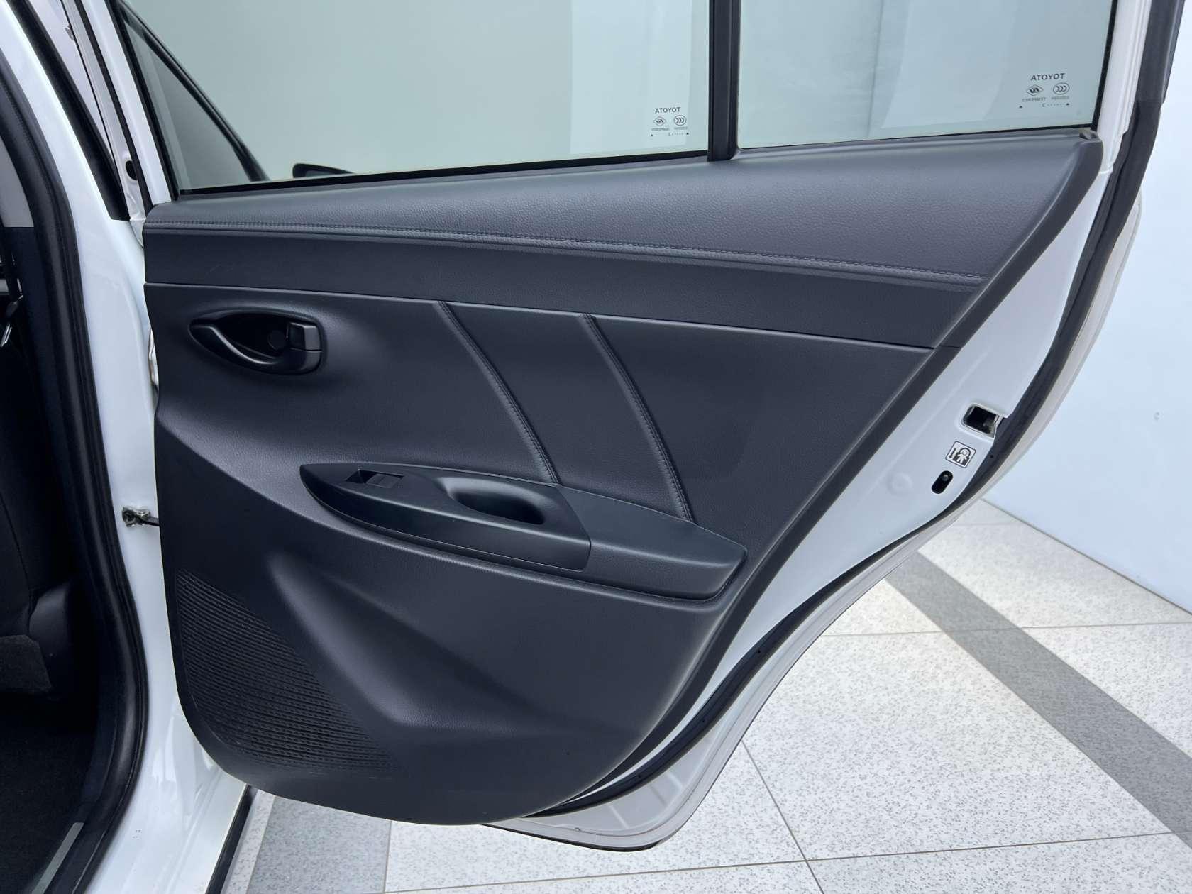 Toyota Yaris 2022, фото 17