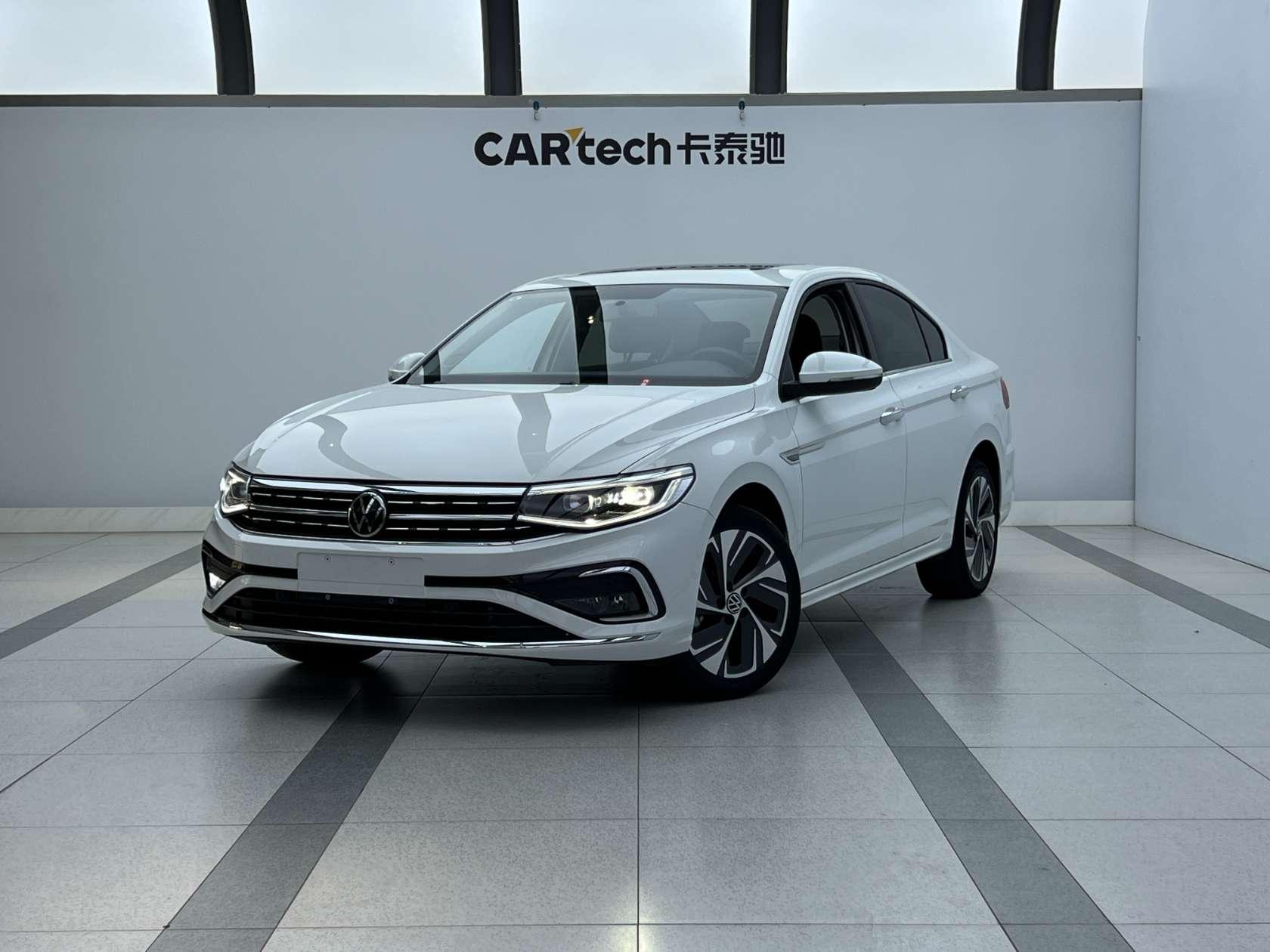 Volkswagen Bora 2023, 1.2 л турбо, робот (DCT), передний, пробег 55 000 км — авто из Китая с пробегом