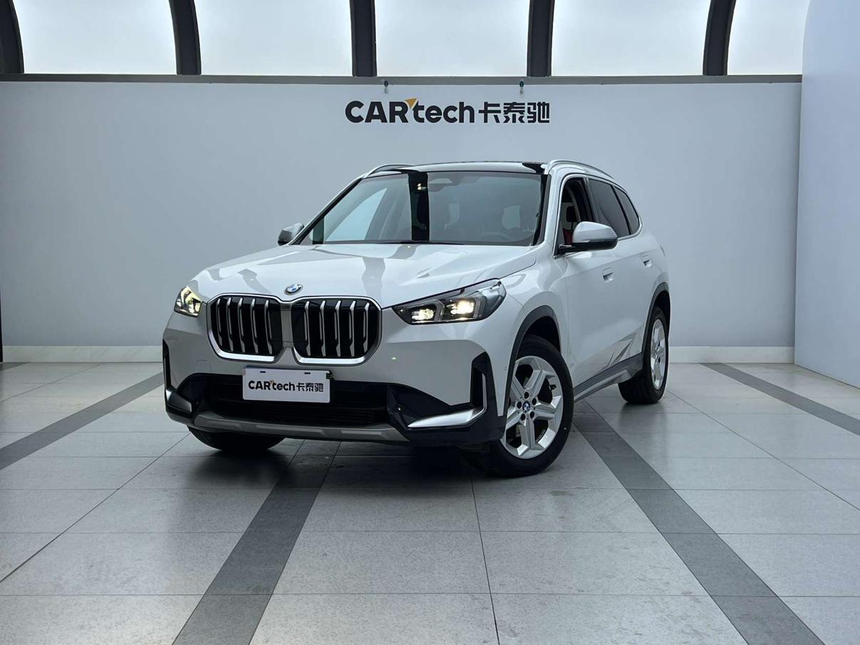 BMW X1 2023, 1.5 л турбо, робот (DCT), передний, пробег 25 300 км — авто из Китая с пробегом