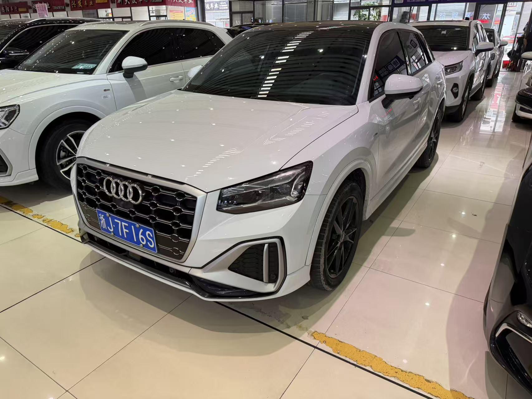 Audi Q2L 2022, 1.4 л турбо, робот (DCT), передний, пробег 28 000 км — авто из Китая с пробегом