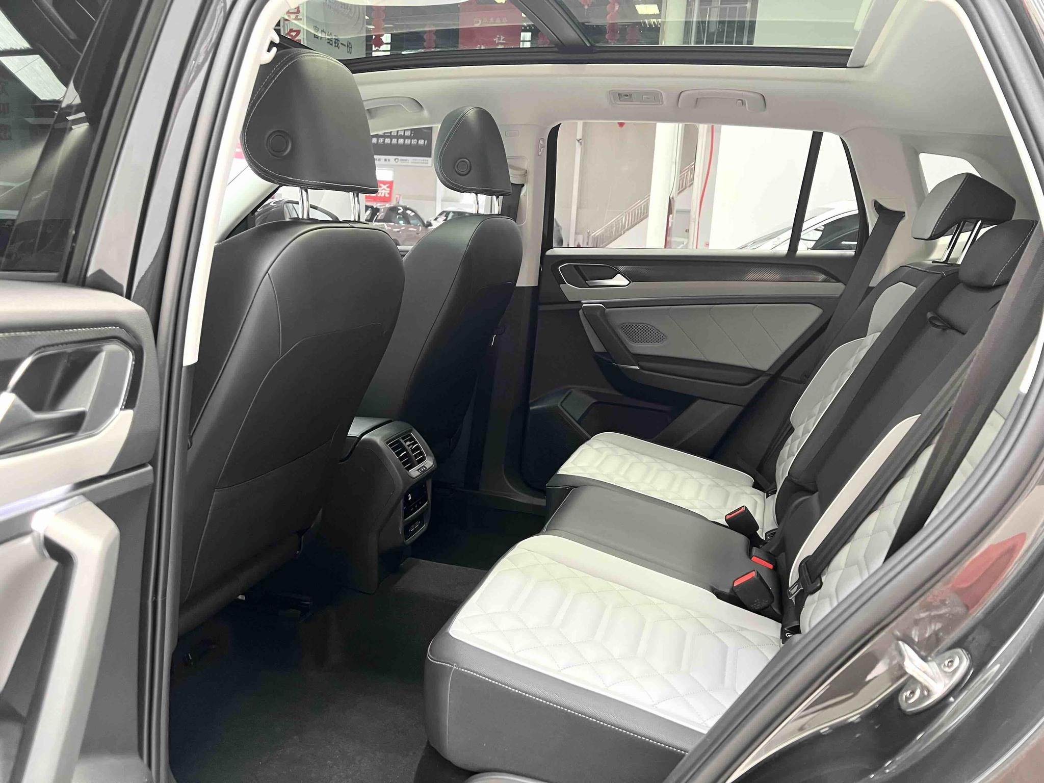 Volkswagen Tayron 2023, фото 9