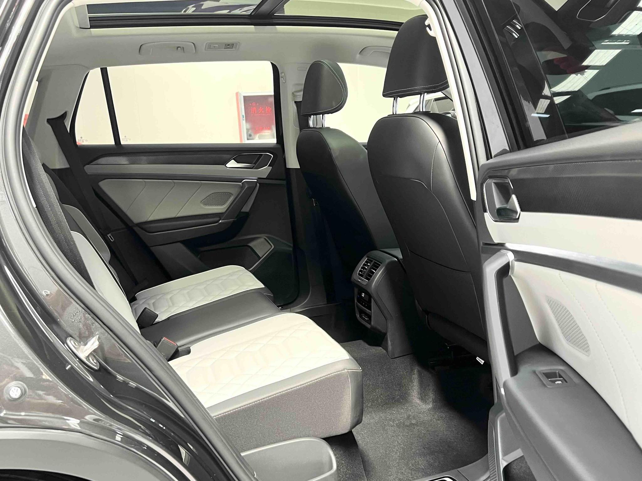 Volkswagen Tayron 2023, фото 12