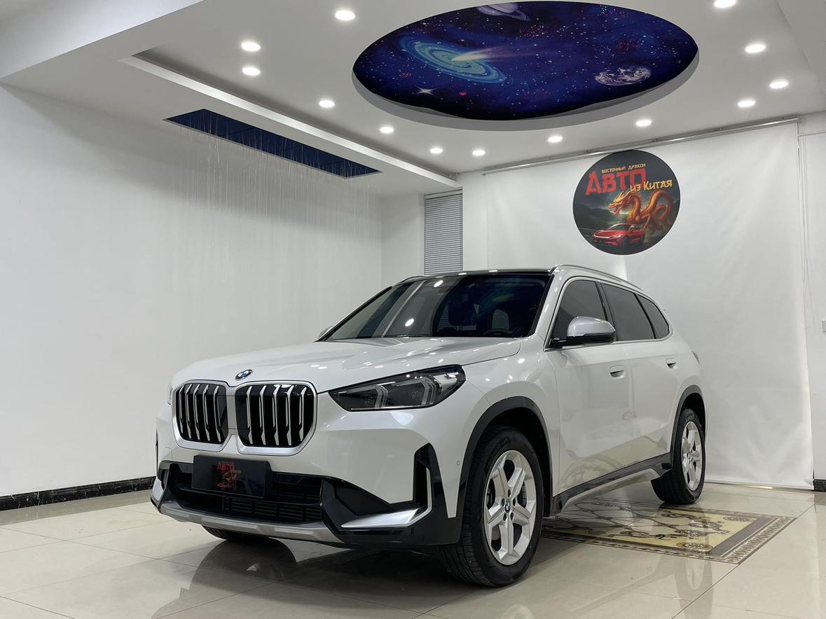 BMW X1 2023, 1.5 л турбо, робот (DCT), передний, пробег 16 000 км — авто из Китая с пробегом