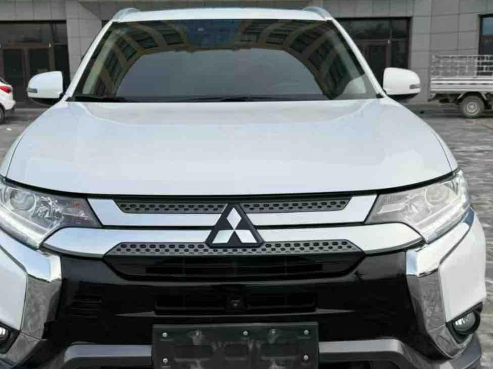 Mitsubishi Outlander 2021, фото 4