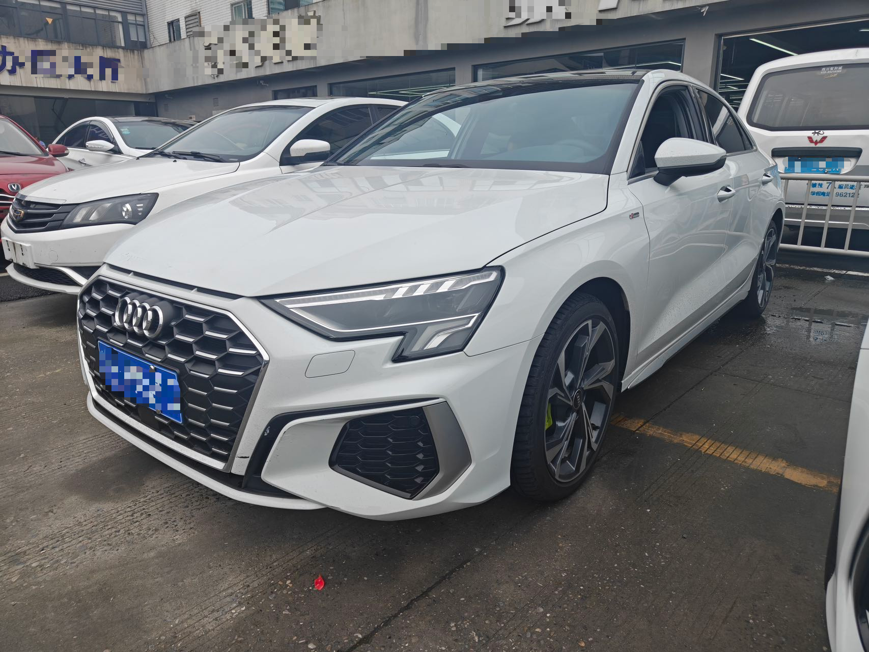 Audi A3 2023, 1.4 л турбо, робот (DCT), передний, пробег 16 000 км — авто из Китая с пробегом