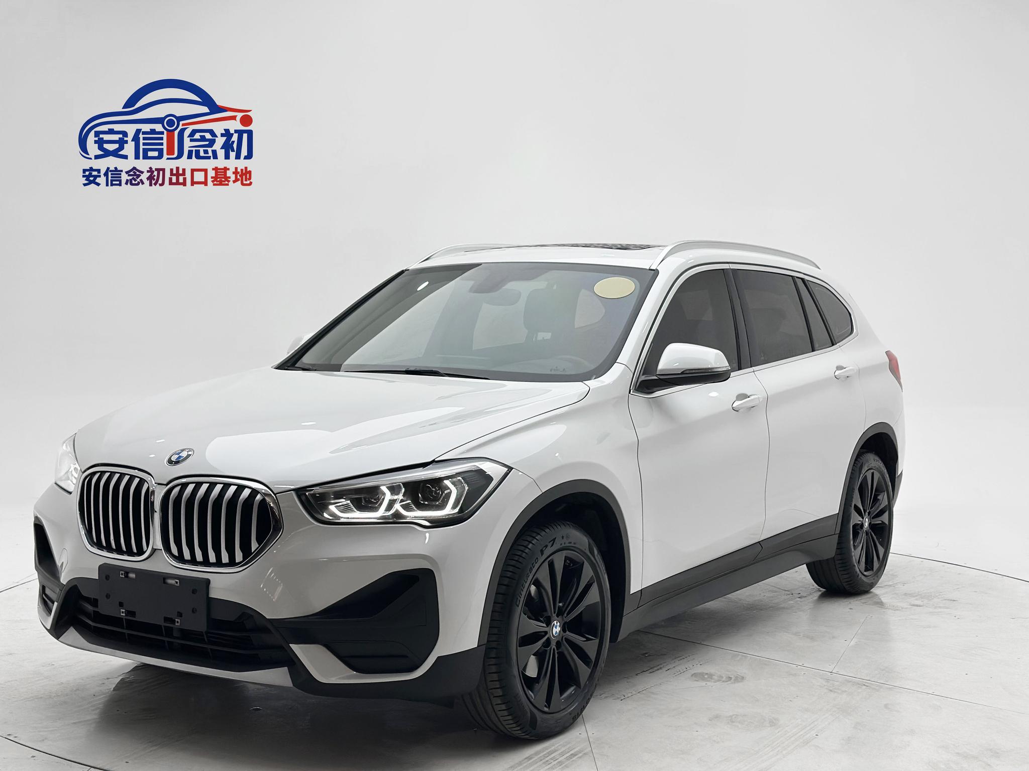 BMW X1 2021, 1.5 л турбо, робот (DCT), передний, пробег 54 000 км — авто из Китая с пробегом