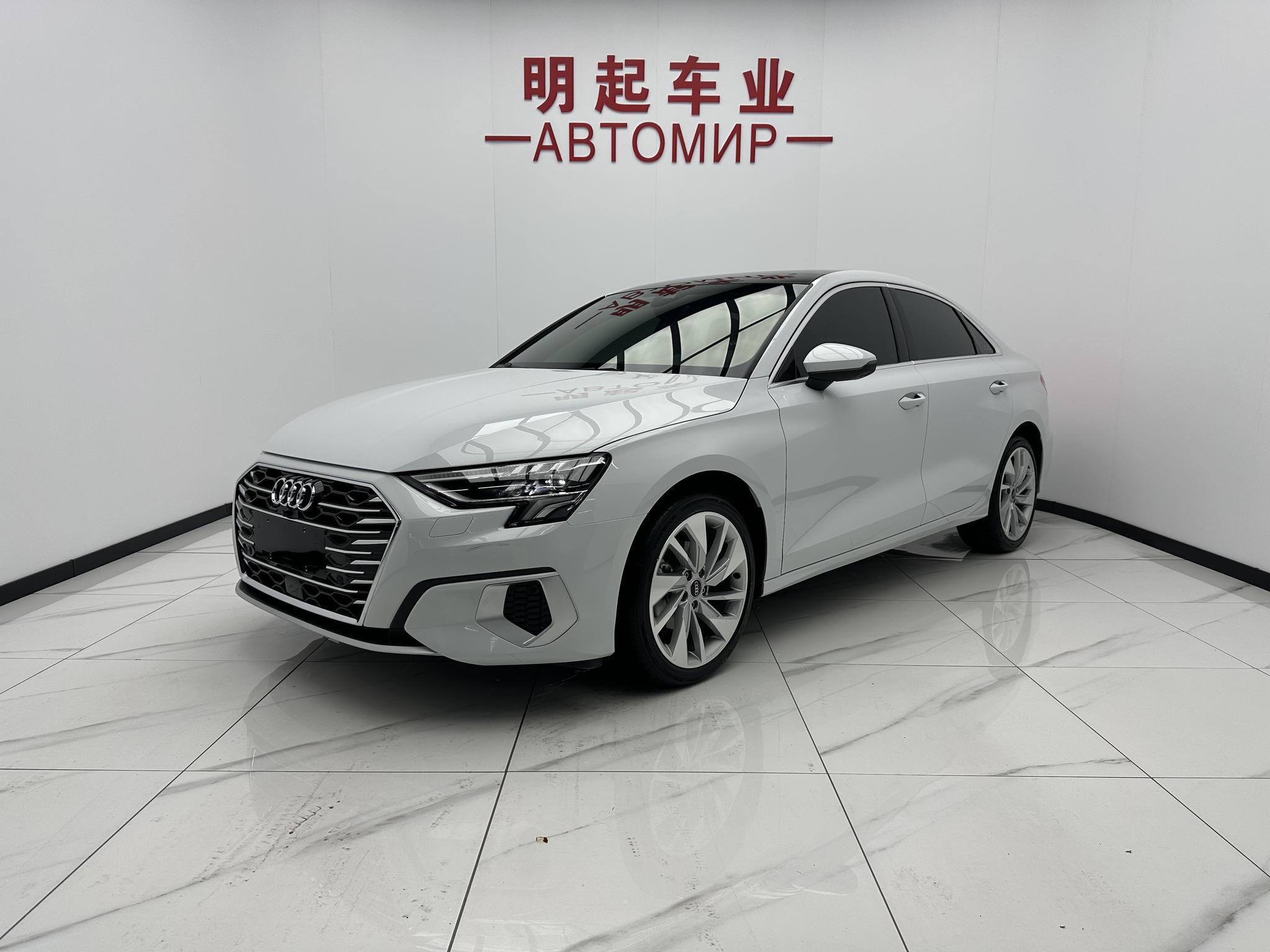 Audi A3 2023, 1.4 л турбо, робот (DCT), передний, пробег 12 000 км — авто из Китая с пробегом