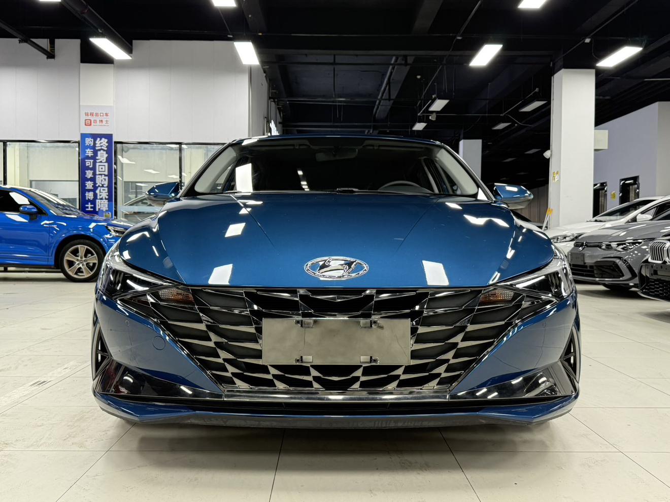 Hyundai Elantra 2022, фото 3