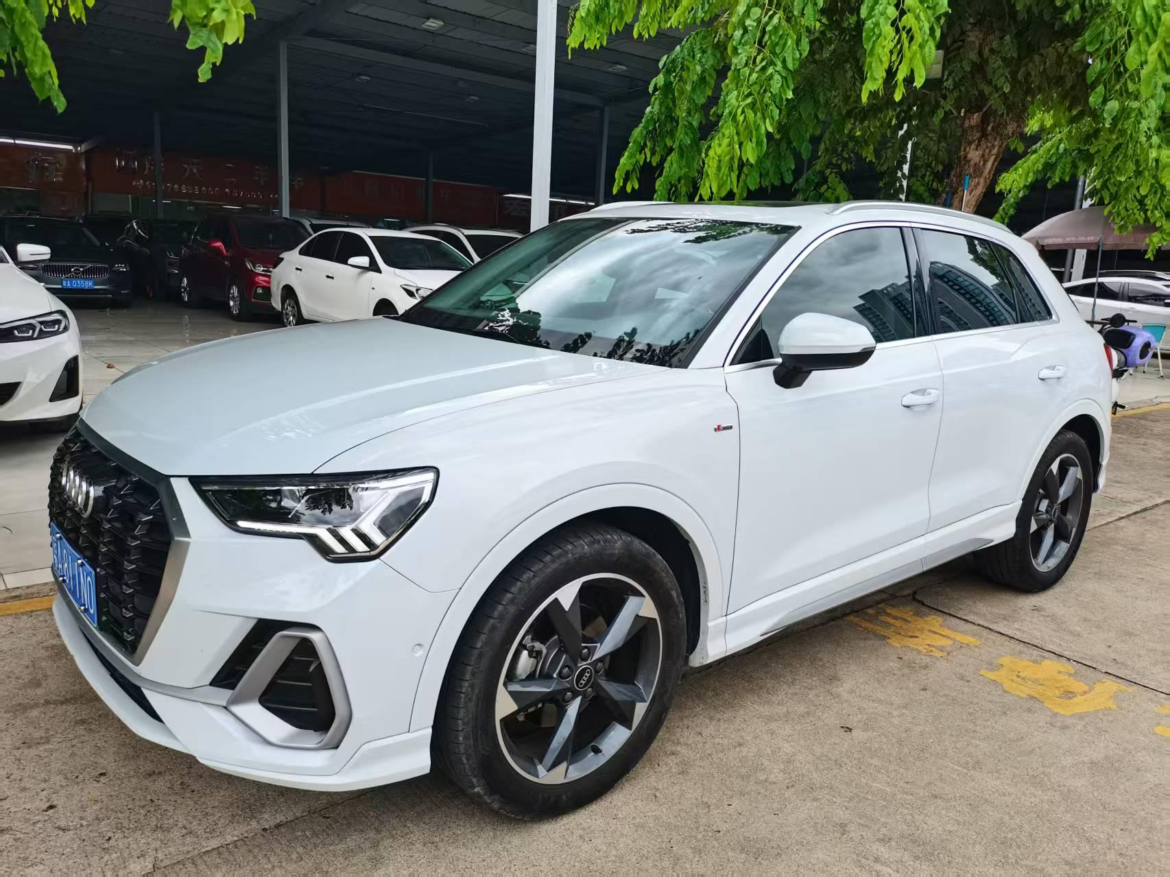 Audi Q3 2023, 1.5 л турбо, робот (DCT), передний, пробег 12 000 км — авто из Китая с пробегом
