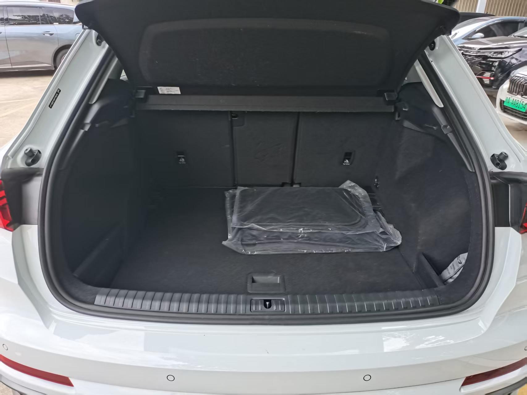 Audi Q3 2023, фото 10