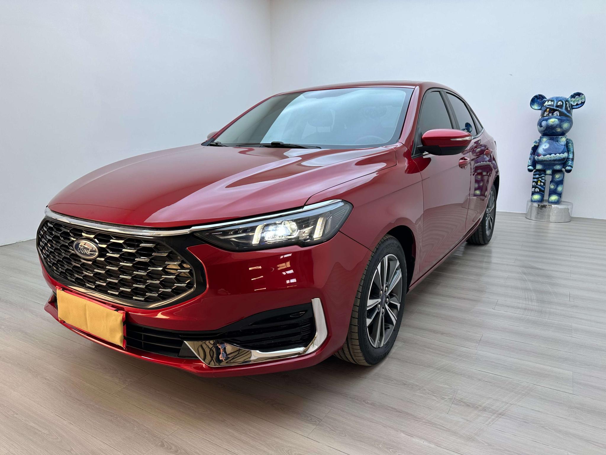 Ford Focus 2021, 1.5 л, автомат, передний, пробег 30 000 км — авто из Китая с пробегом